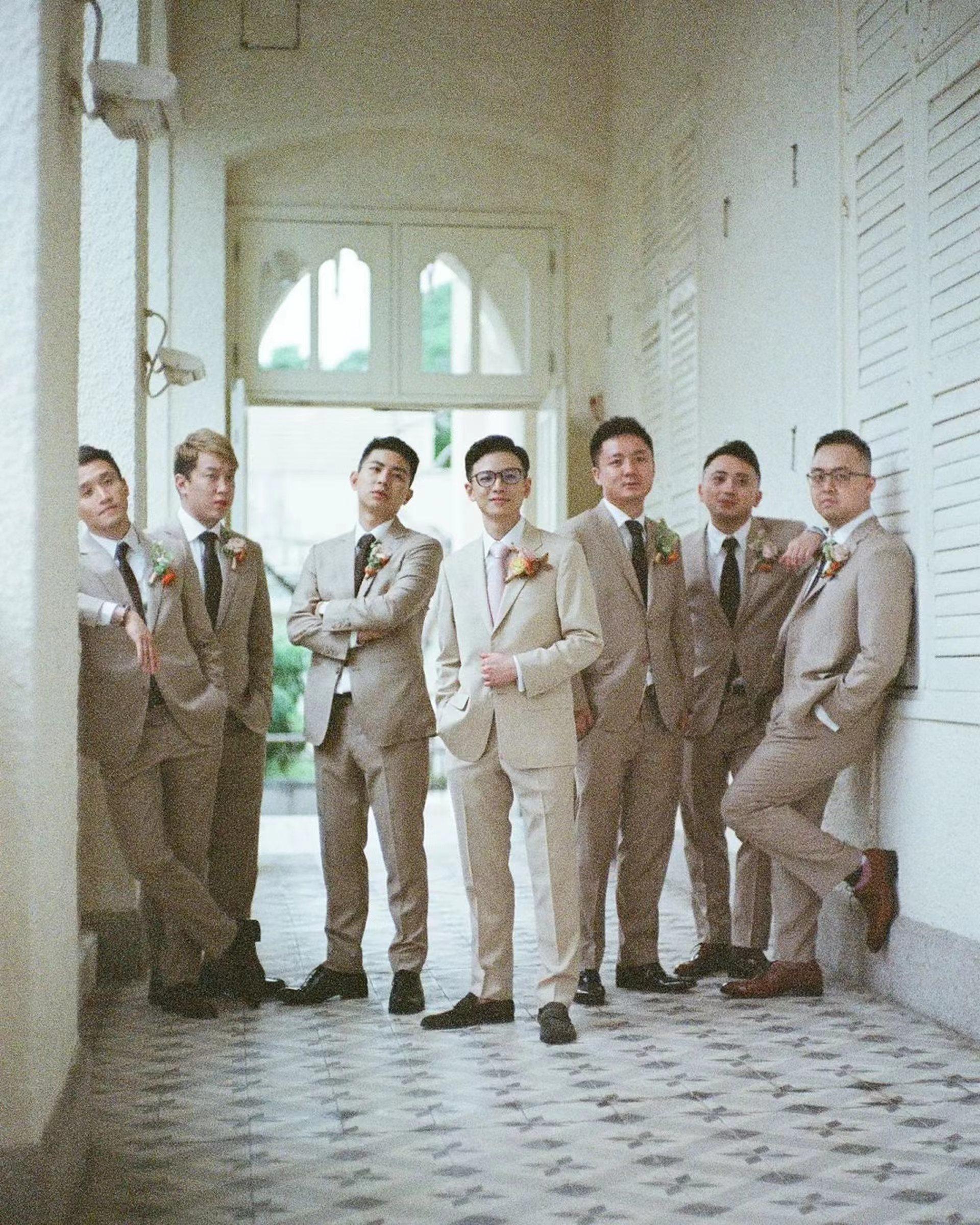 TVB长腿女神同老公芬兰补度蜜月，零下4度穿泳衣走模特步晒美背