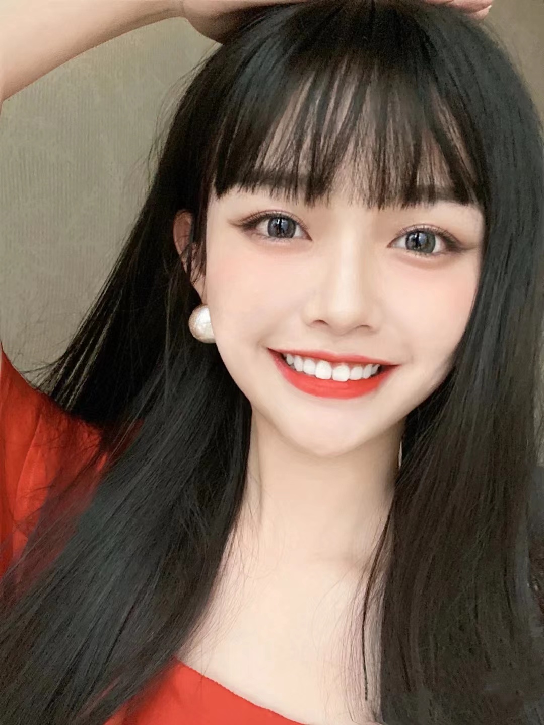 刘海总是油腻怎么办？几个小方法，简单又快速，解决小尴尬