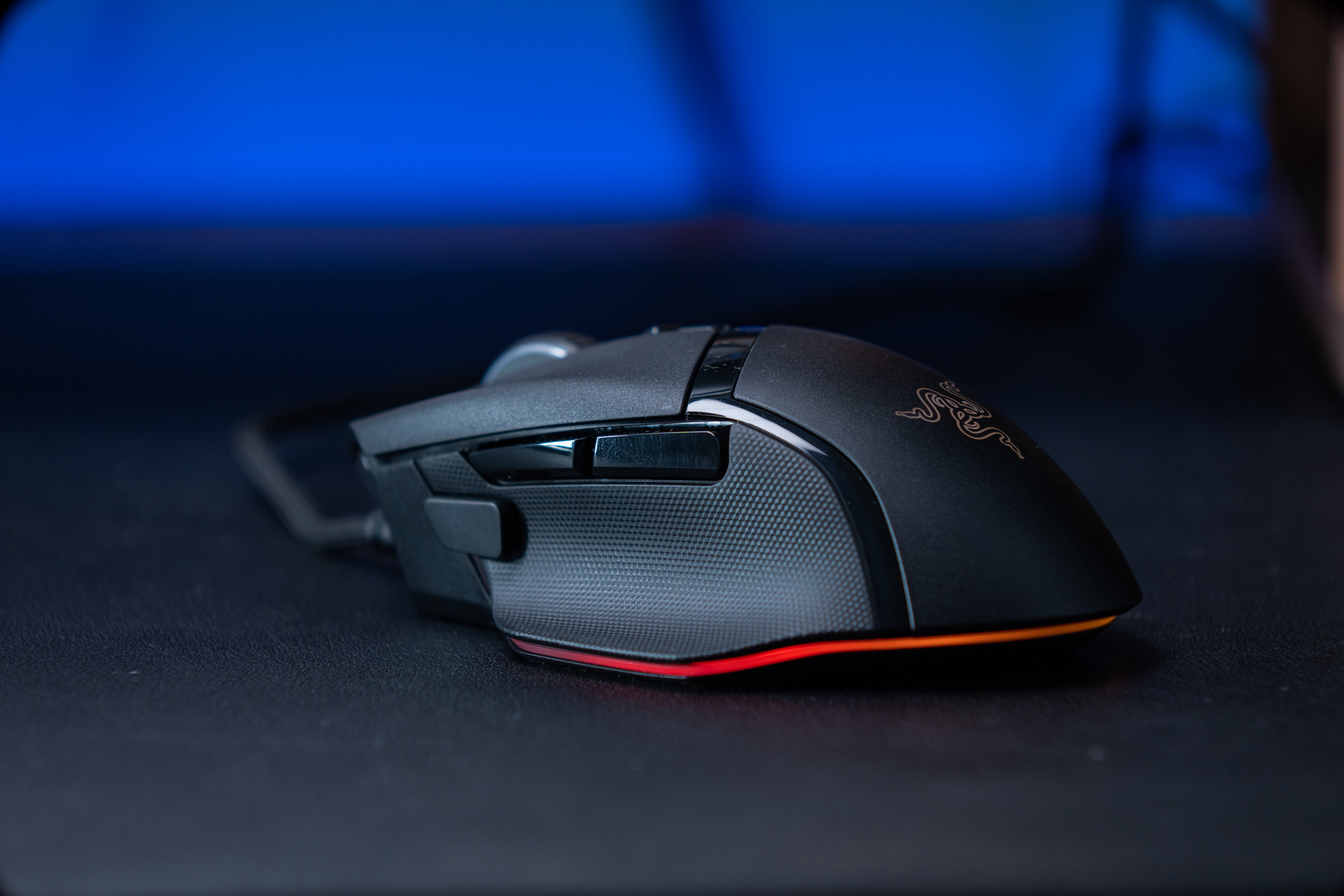 “信仰之光”丨矮轴的噬魂金蝎，或许是最好看的RBG无线机械键盘