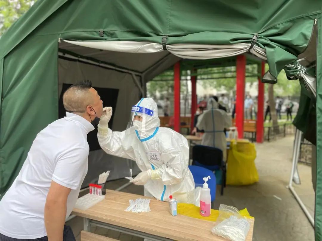疫情防控志愿者核酸检测,众志成城核酸检测医疗队紧急驰援