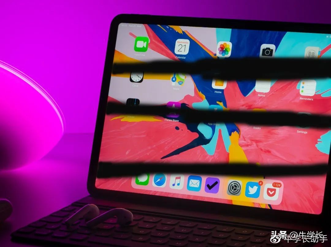 ipad一闪一闪的闪屏,ipad有时候会屏幕闪烁修复方法