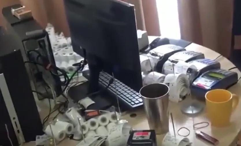 银行卡长期不用不注销有什么后果,银行卡长期不用不挂失后果严重吗