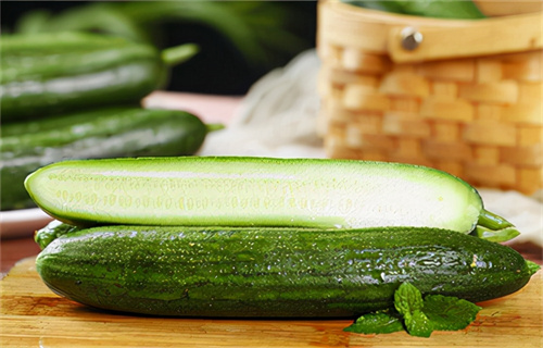 脸上长痘痘最快在家里的消痘方法,对付脸上长痘痘的最有效的方法