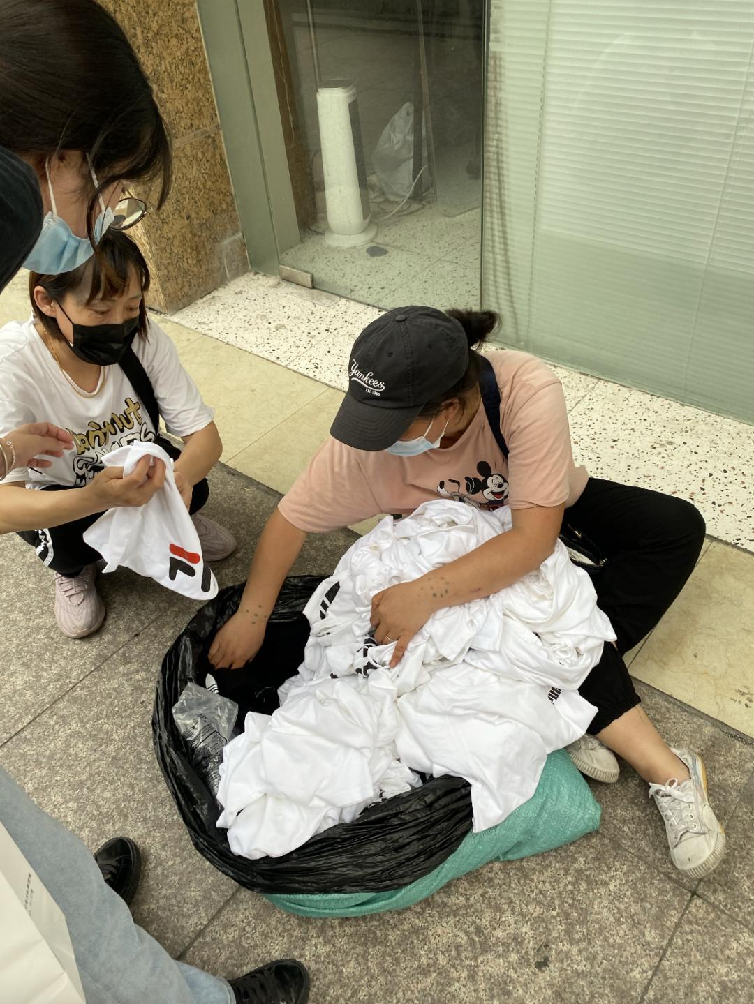 七浦路303商铺没过户,七浦路上的商铺