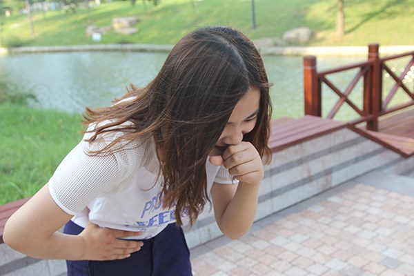 复方甘草片和易坦静哪个化痰好,复方甘草片可以和化痰的一起吃吗