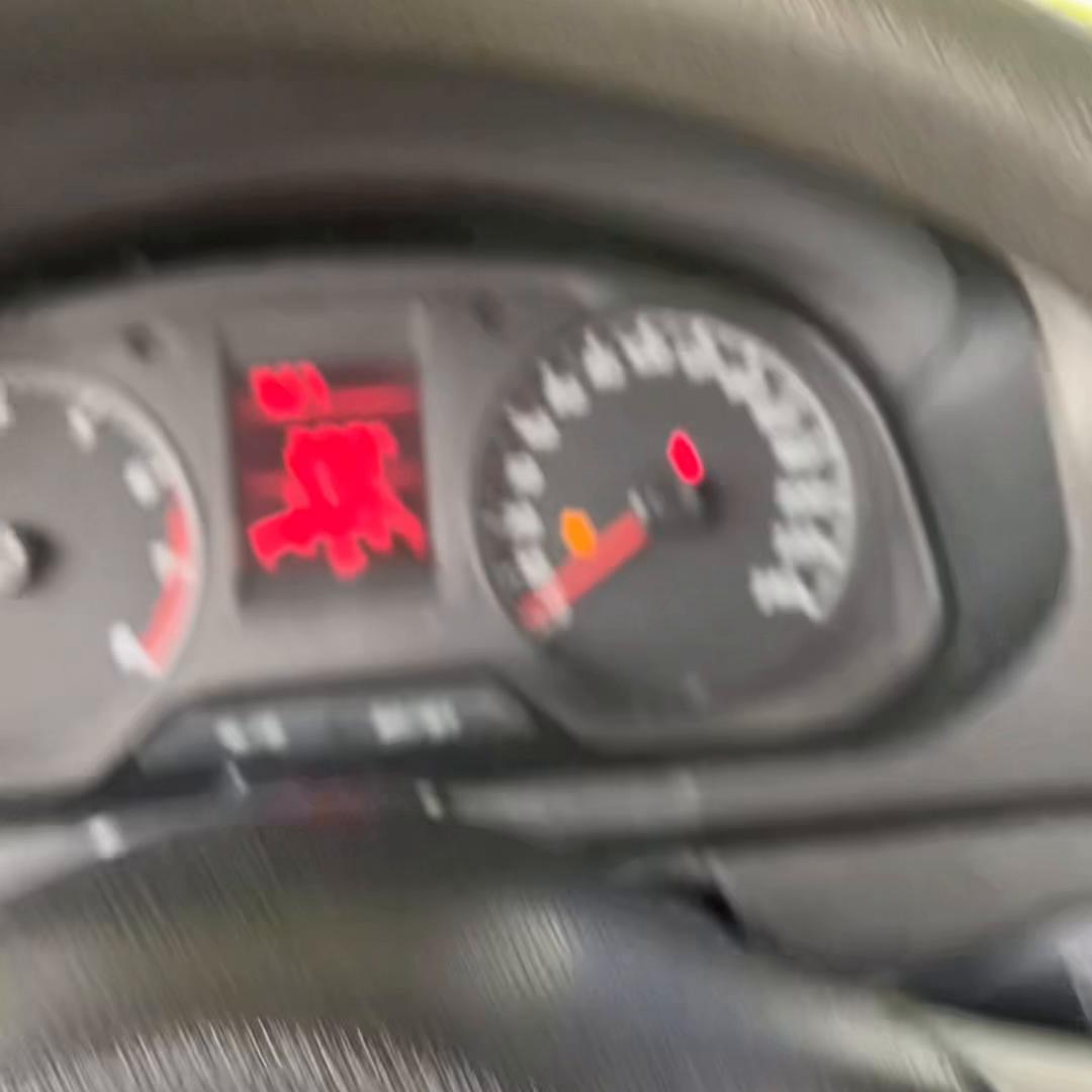 新手应该怎么踩离合换挡,教小姐姐踩油门