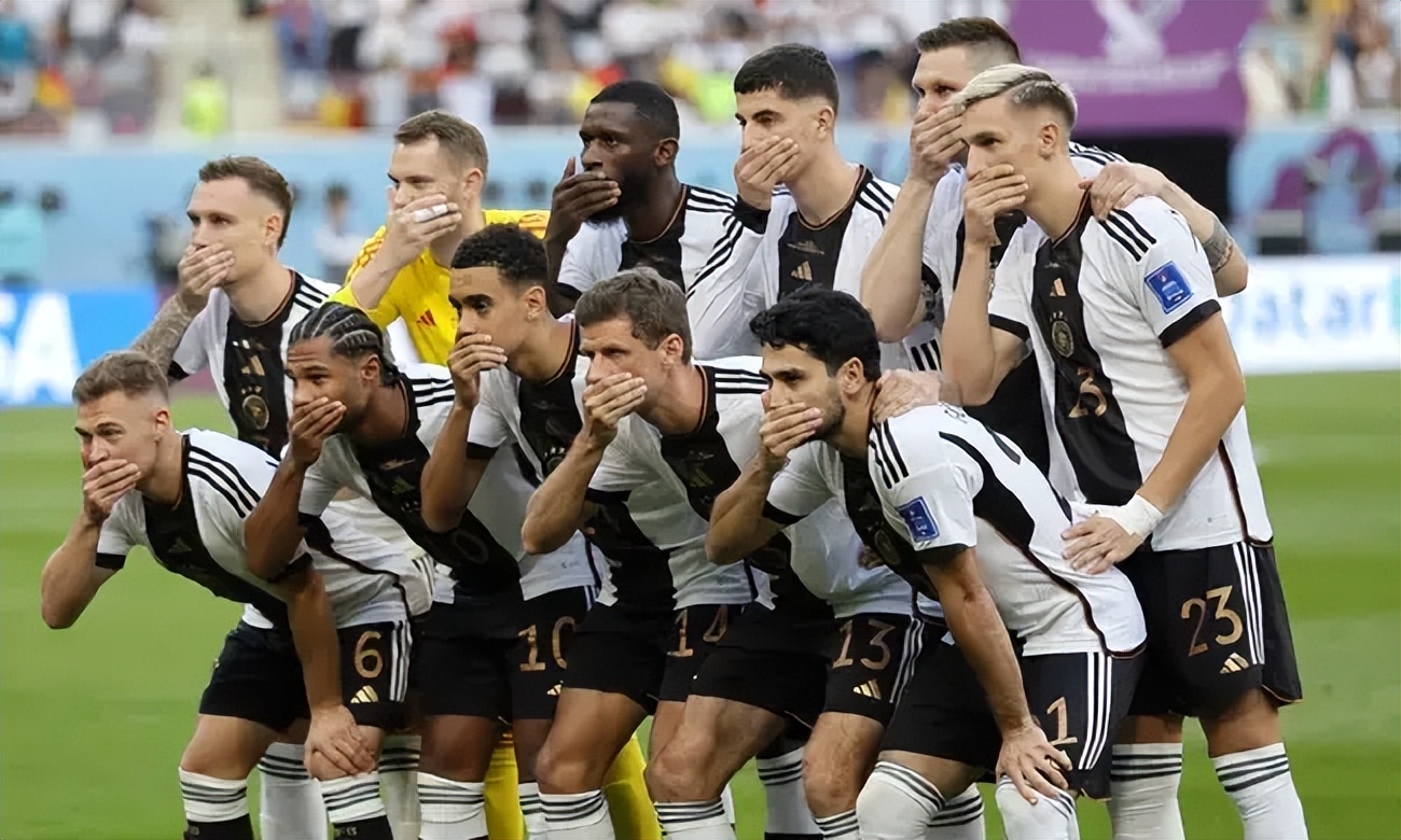 亚洲足球大冷门0-2沙特被掀翻,足球亚洲杯预选赛沙特对日本