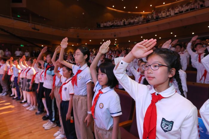 红领巾心向党主题教育实践活动,社区举办童心向党儿童节主题活动