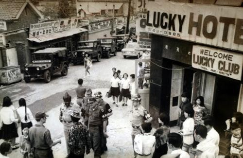 韩国色情行业发展史,多年扫黄却越扫越黄,女星成为财阀手中玩物