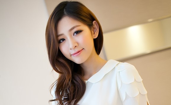 相亲没话题怎么找话题聊天,跟女孩子聊天怎么找话题