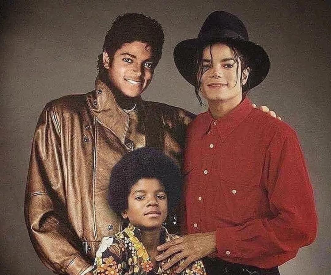 和小时候喜欢的明星来张合照,各位明星小时候和长大后的样子