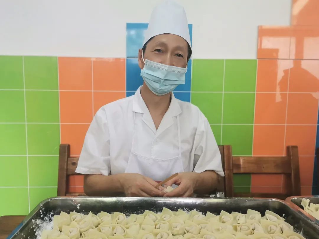 家校共育中感人的教育故事,感人至深的育人故事师生之间