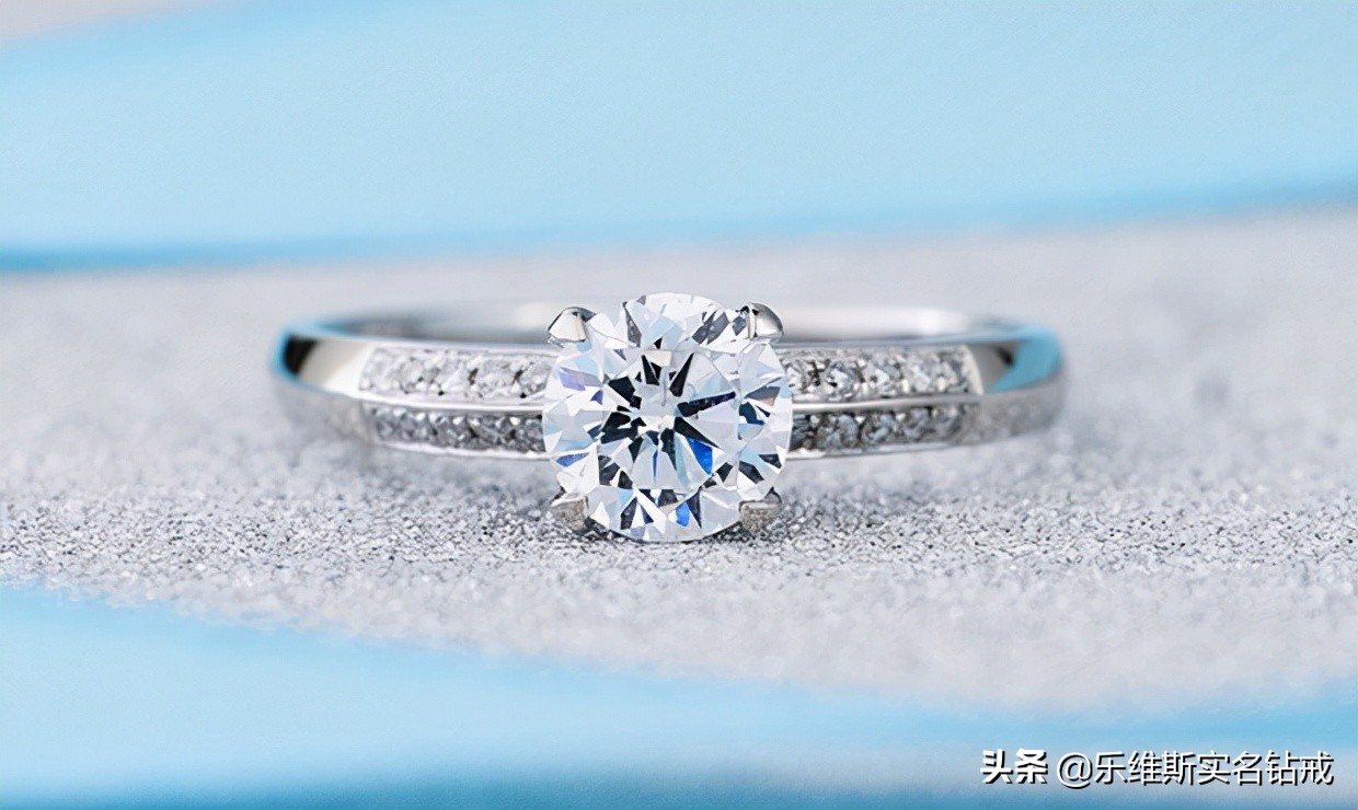 18k金钻石戒指是用什么材料,金18k钻石戒指要多少钱