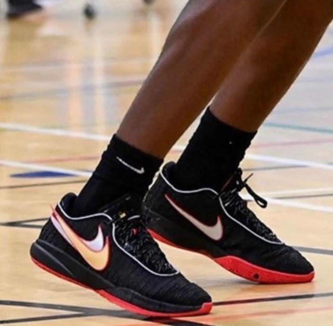 耐克lebron20拆解,耐克lebron18low黑紫金