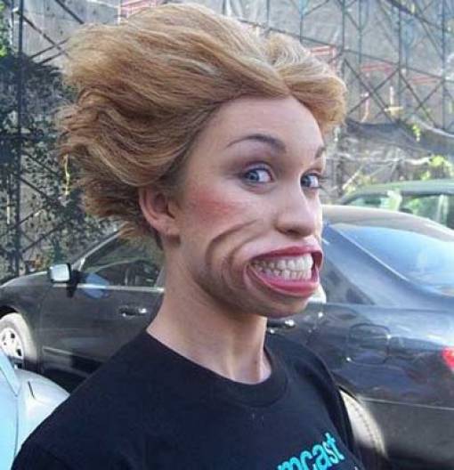 80张神奇偶然瞬间，环形闪电，海蛇和最毒石斑鱼互咬，骑骆驼拍照