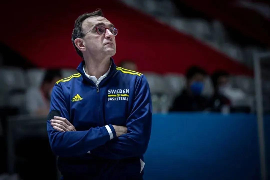 杨鸣离开辽篮郭艾伦的反应,杨鸣谈郭艾伦辽篮