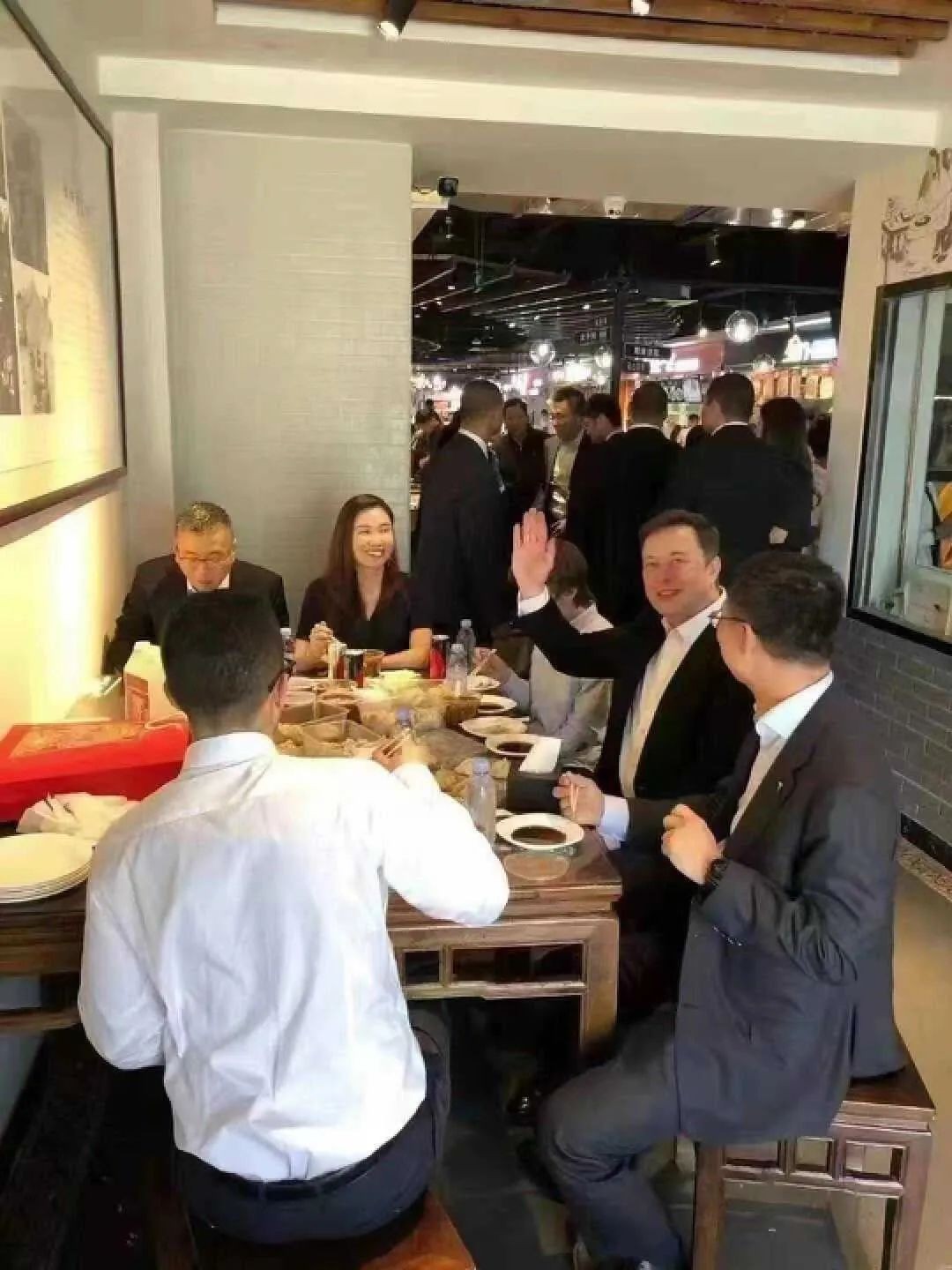 新世界首富马斯克到底有多牛,重回世界首富宝座马斯克能坐多久