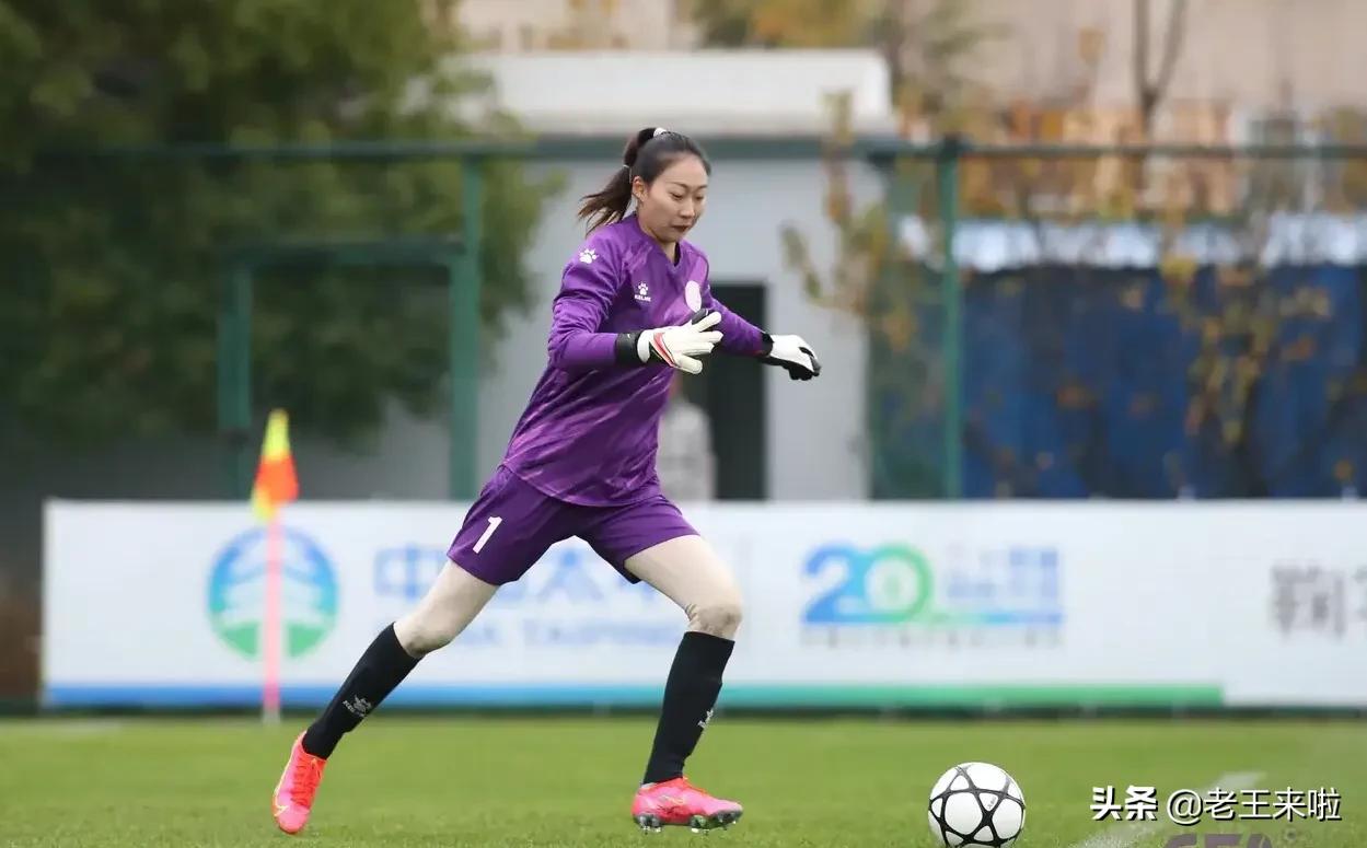 铿锵玫瑰！徐州90后“姊妹花”入选中国女足