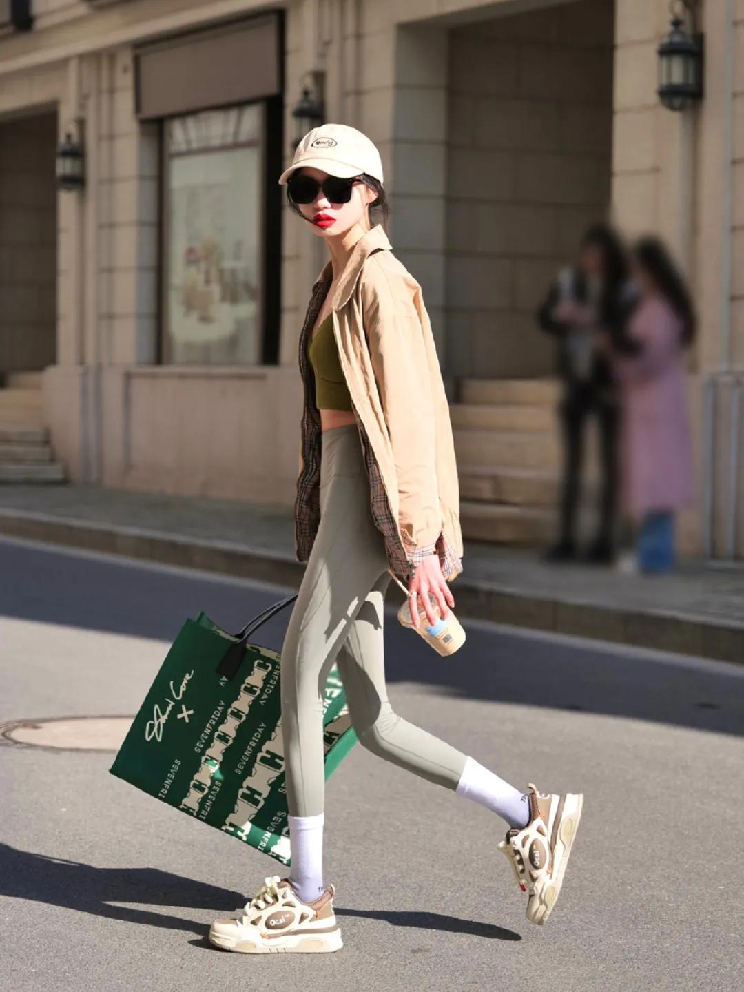 不显腿型瑜伽裤,瑜伽裤大方好看又有气质感