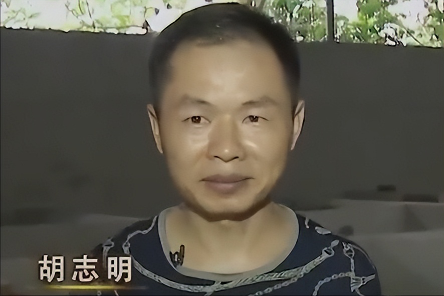 美女养毒蛇竟然成功了年赚千万,江西一男子养毒蛇