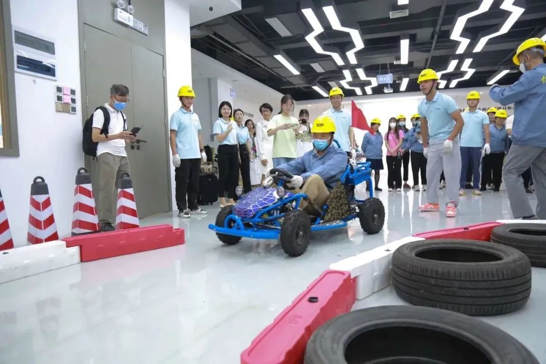 光亚校友方云祥企业南方国际亿企教育开展深港劳动教育教师培训