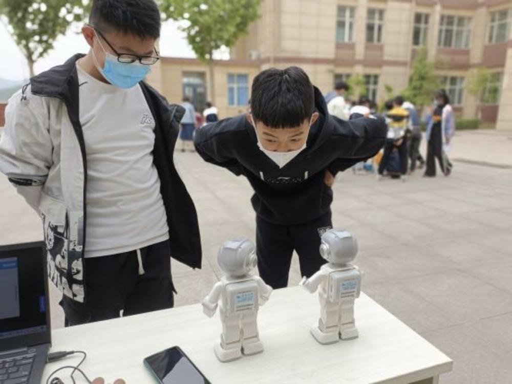 校园变身“科技王国”，激活师生的科技DNA