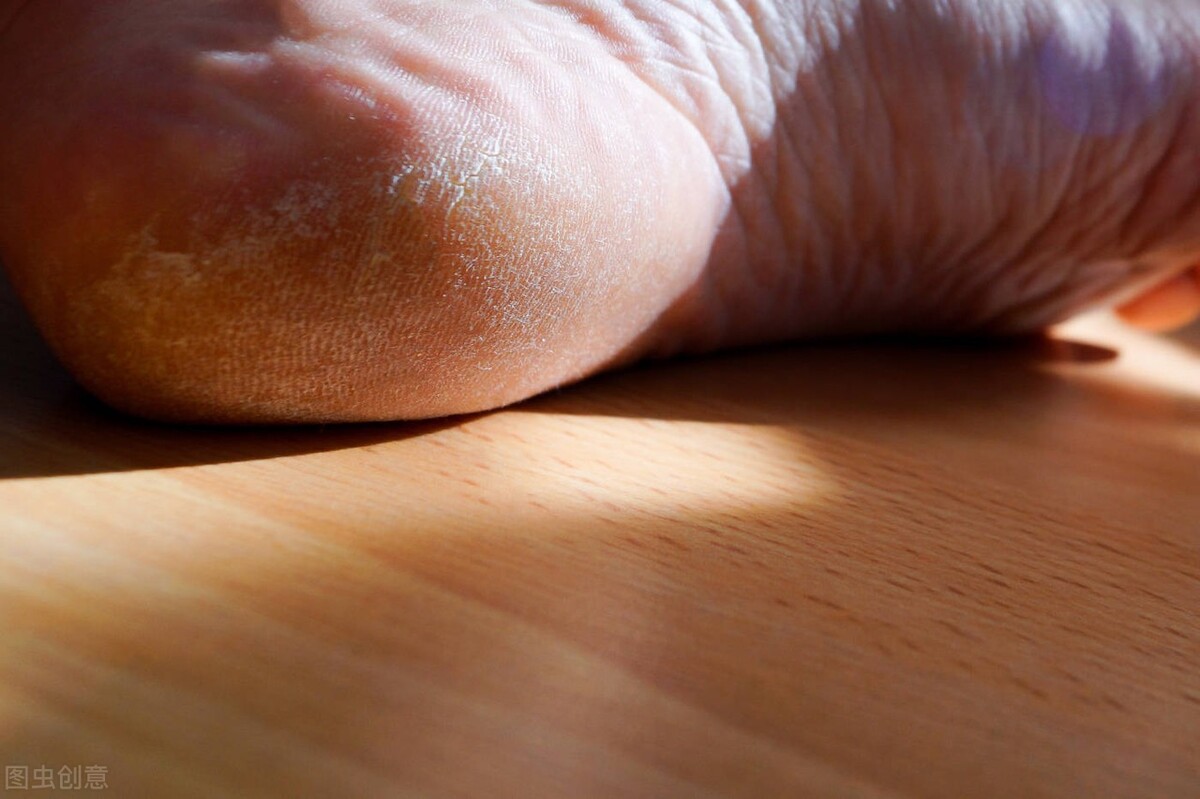 跑步鞋不适合走路穿么,不同的鞋子对跑步有什么影响