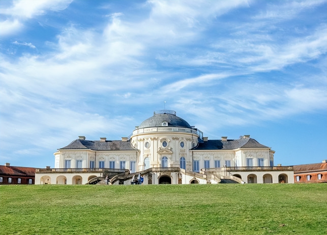 奔驰博物馆斯图加特,斯图加特保时捷展览馆