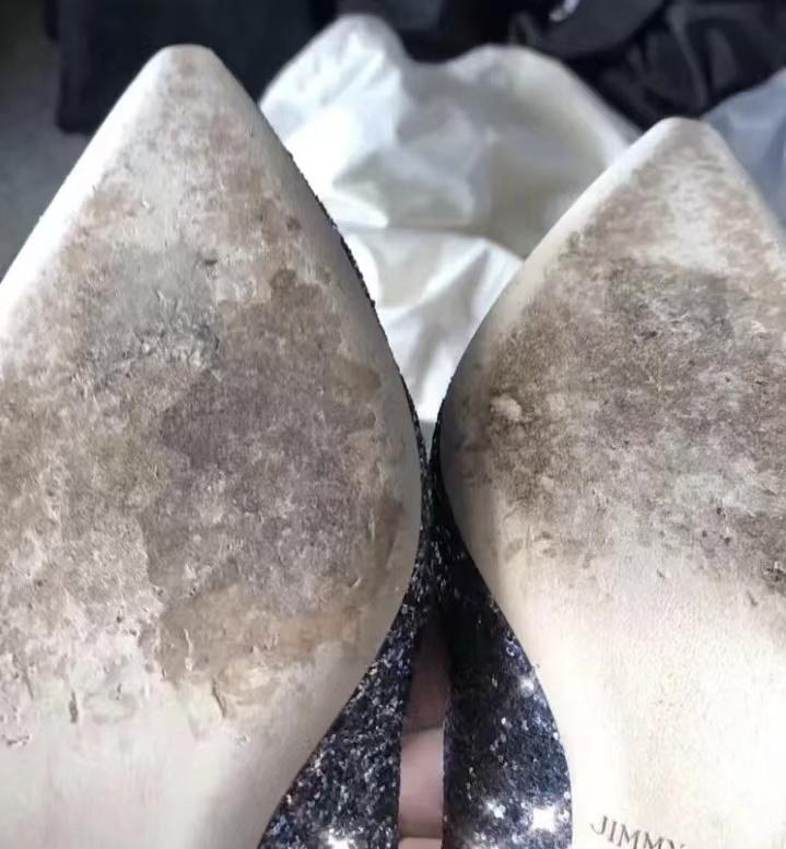 八千多元的lv拖鞋穿一周掉色,八千多lv拖鞋穿一星期掉色
