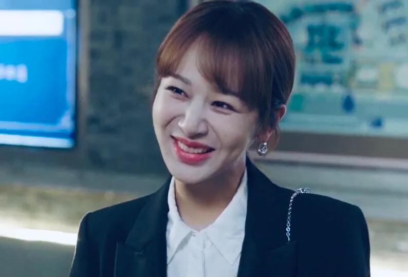 最近脸僵硬的女星,脸部变僵硬的女明星