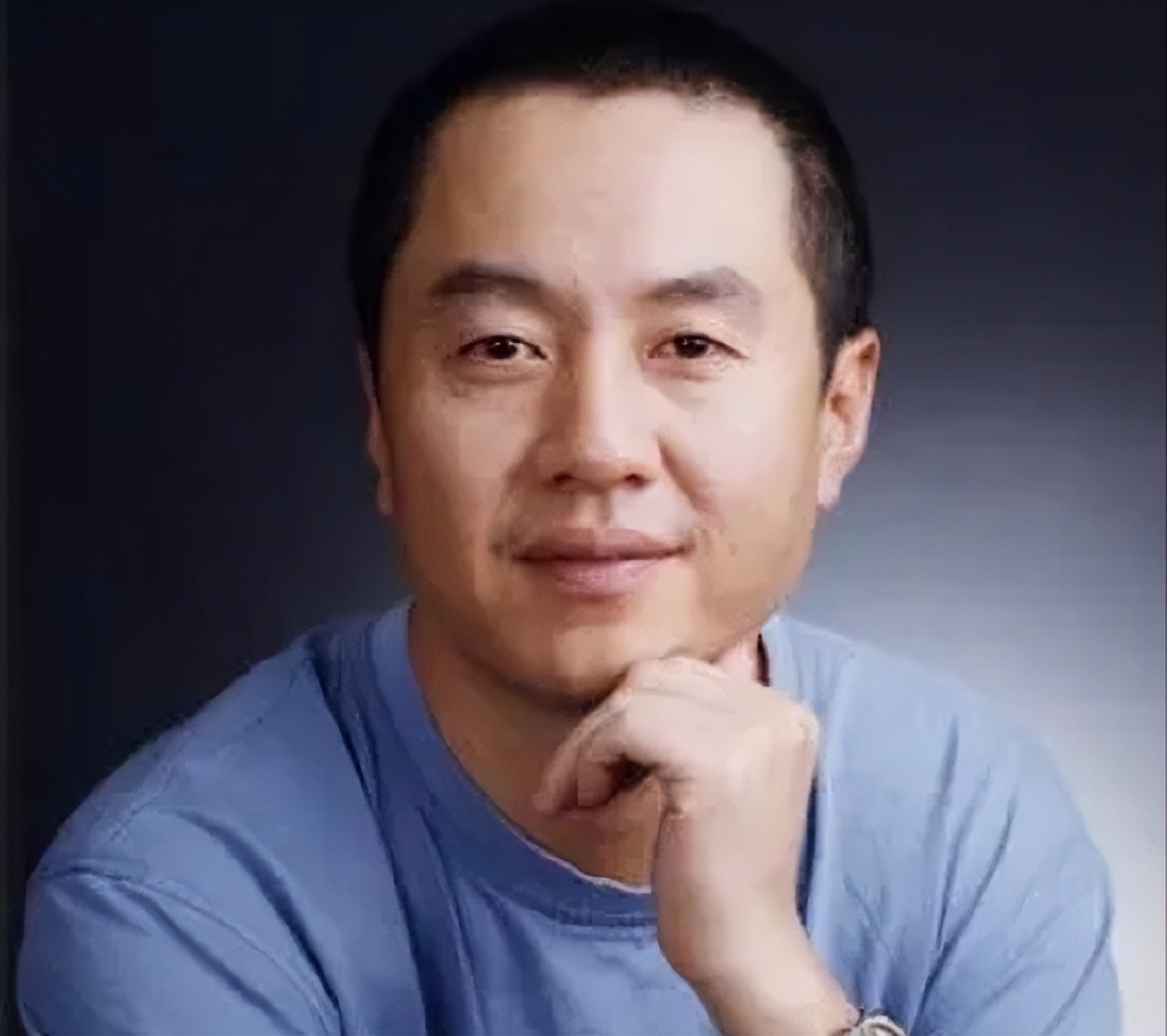 女乒教练施之皓，开除世界冠军郭跃引争议，娶小22岁弟子重回上海