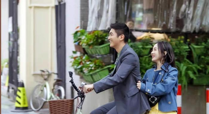 霍思燕姐妹团和杜江,杜江霍思燕深夜与友人聚餐