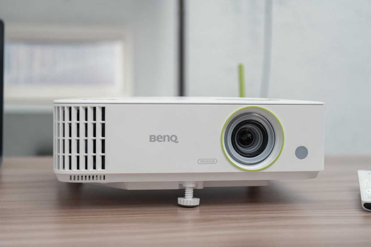 明基e540投影仪配什么幕布好,明基e520投影仪深度评测