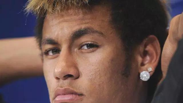 巴舒亚伊世界杯搞笑,巴舒亚伊美甲