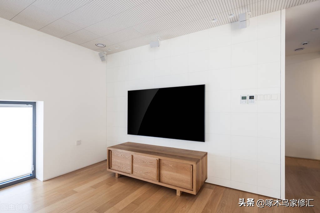 液晶电视背光亮黑屏故障维修方法,液晶电视有声音蓝屏故障维修方法