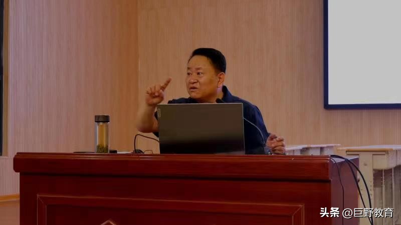 全环境立德树人‖巨野县教体局举办小学语文新课标培训活动