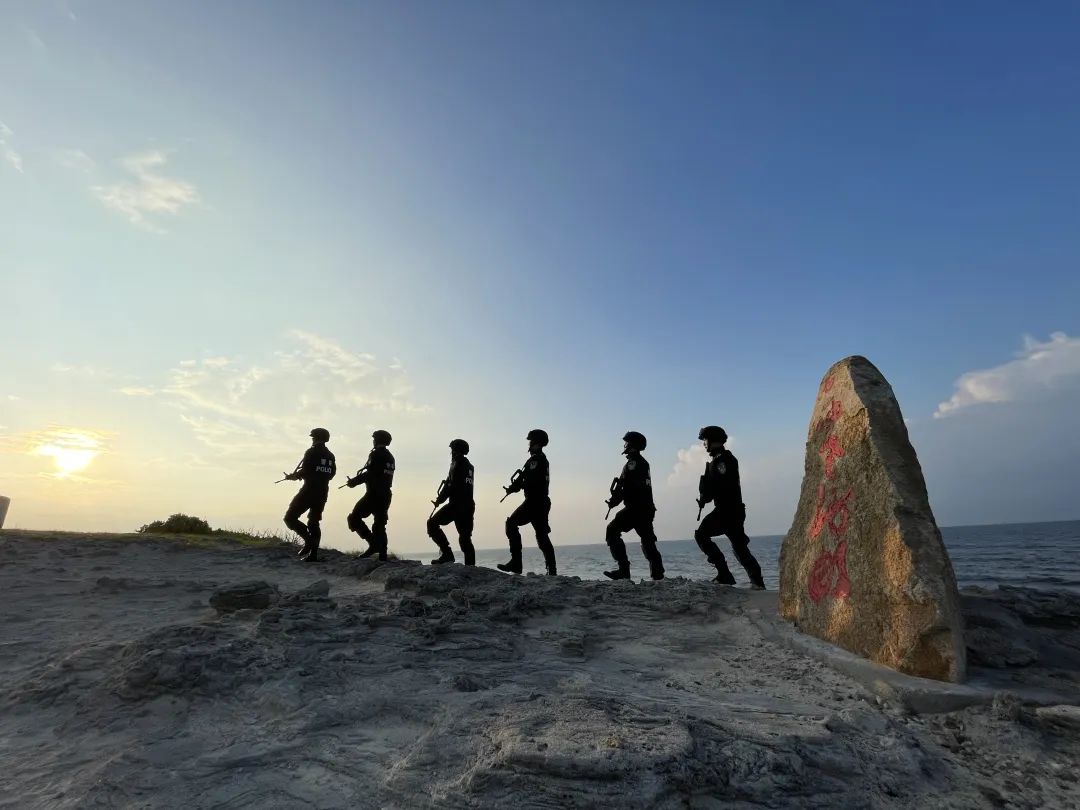 致敬边防海防战士,致敬公安英雄海南警方
