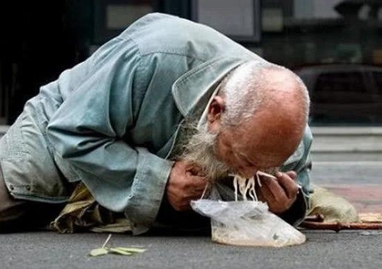 出国打工16年男子流落巴西街头,小伙流浪在外捕鱼