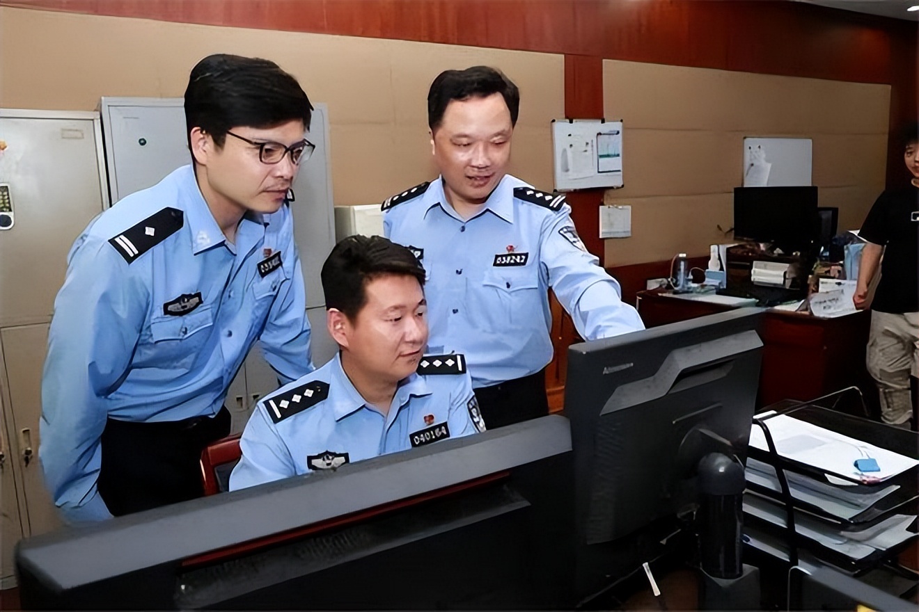 长江惊现玫瑰纹身女尸,乌江惊现无名女尸