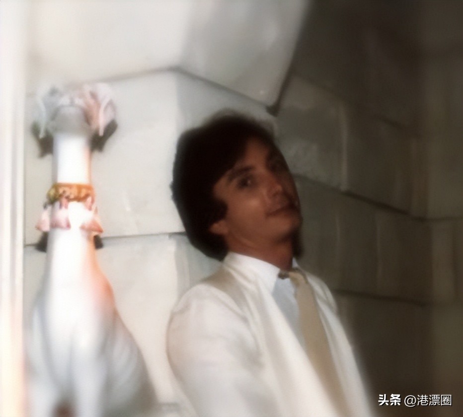 最近港人挤爆的这个地方，是香港八卦第一产地