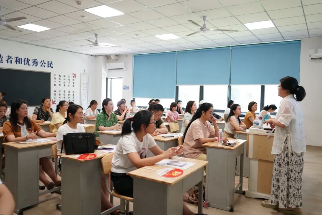 如何成为更好的自己？新世纪光华，卓雅少年，育“渐”成长