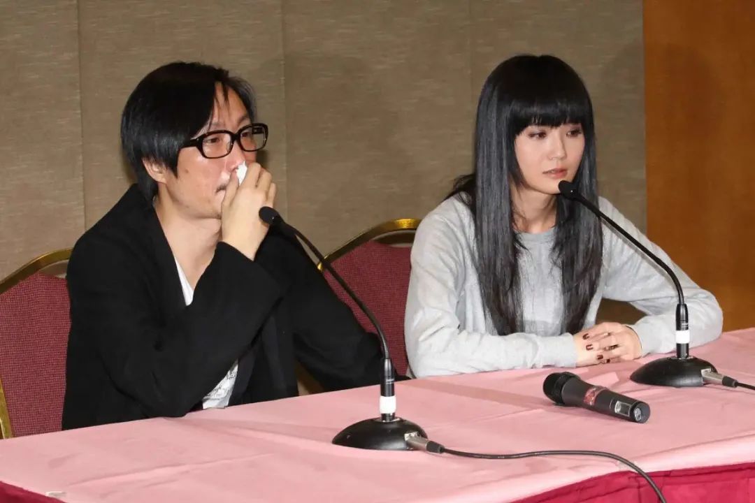 “港圈太子爷”街上收破烂，一天只赚60块！