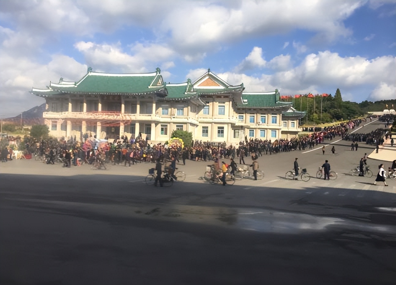 朝鲜不加班,朝鲜导游问我收入