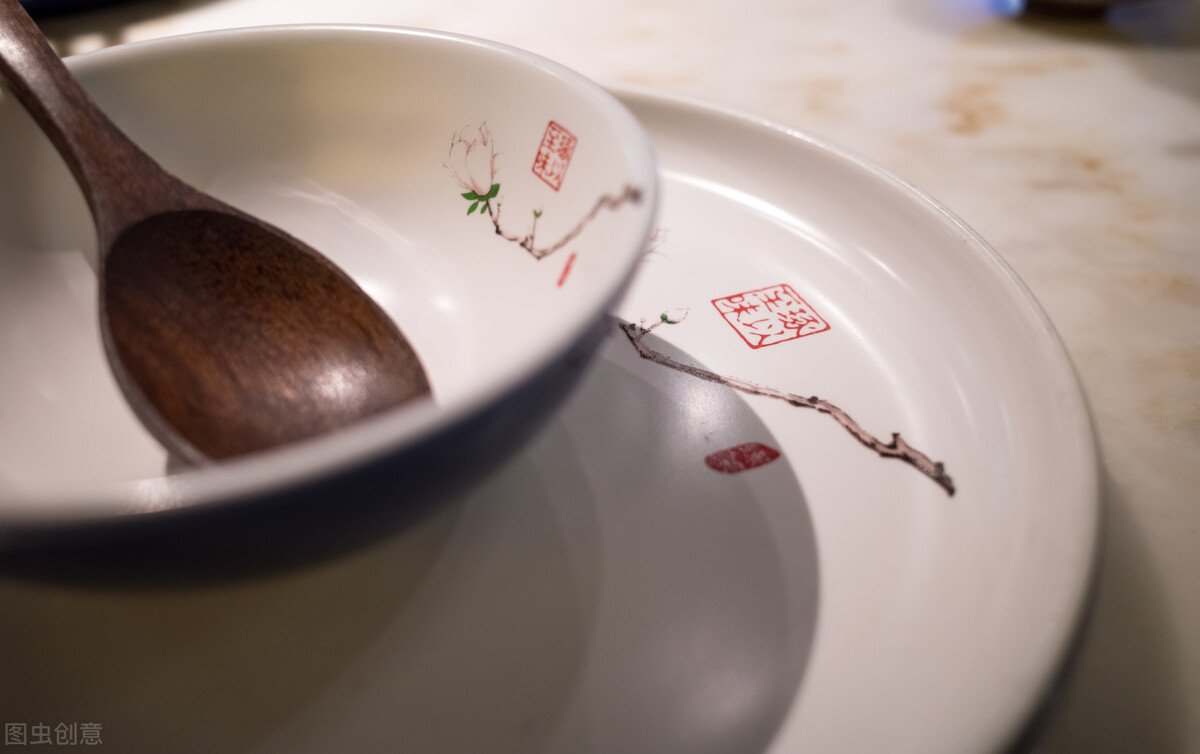 搬家三不扔是哪三样东西视频,搬家三不扔指的是什么