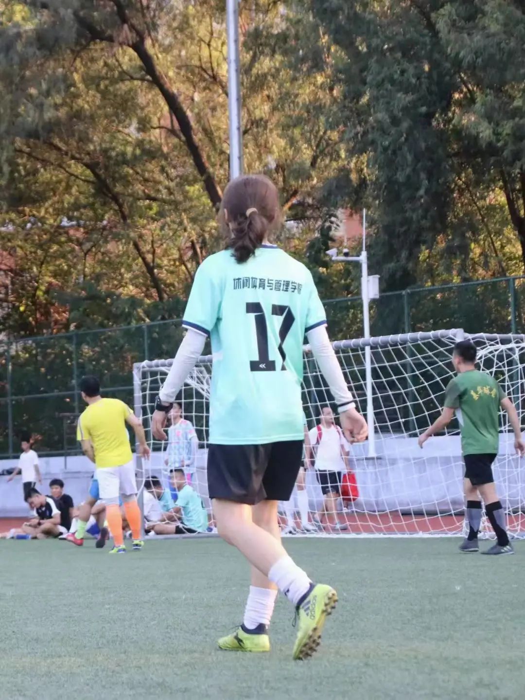 瓒崇悆濂冲绮よ,瓒崇悆濂冲骞垮窞