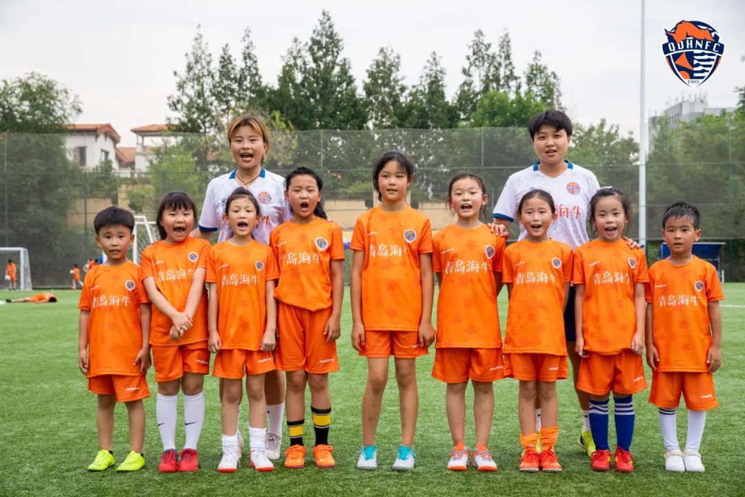 “球动一夏”！青岛海牛第18届足球研学夏令营开营
