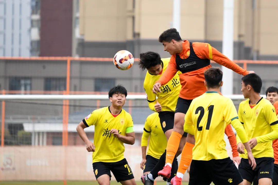 武汉队vs青岛队,武汉青年星足球队