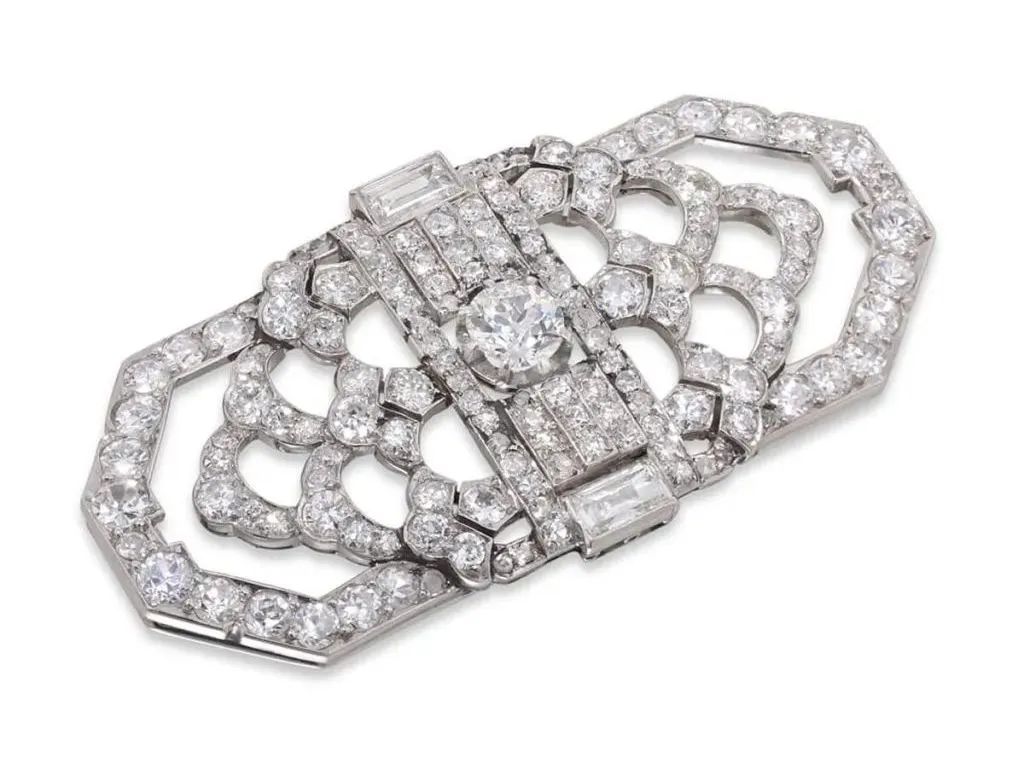 凯特王妃得到珠宝,凯特解锁女王珠宝