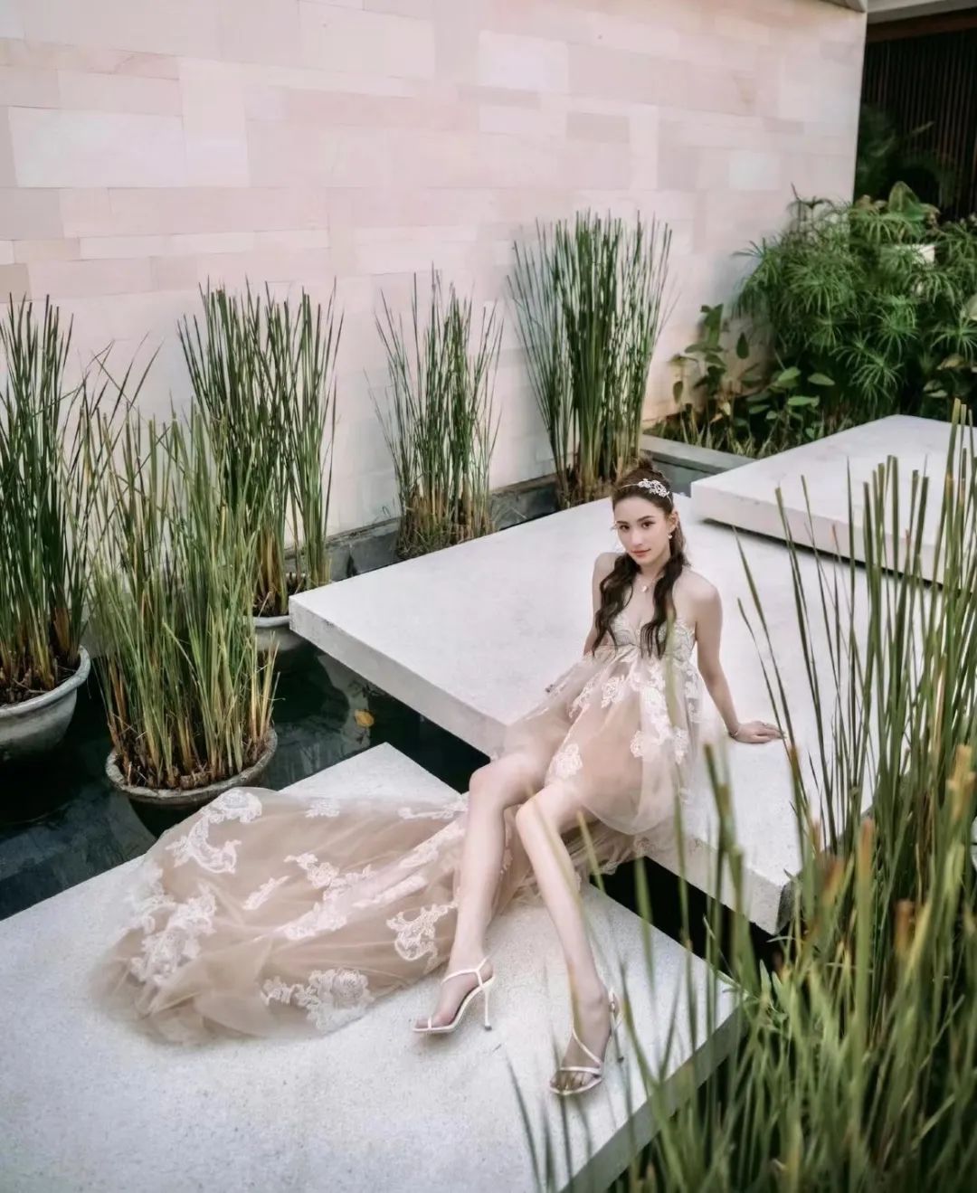 何超莲卡地亚珠宝视频,何超莲蒂芙尼珠宝值多少钱