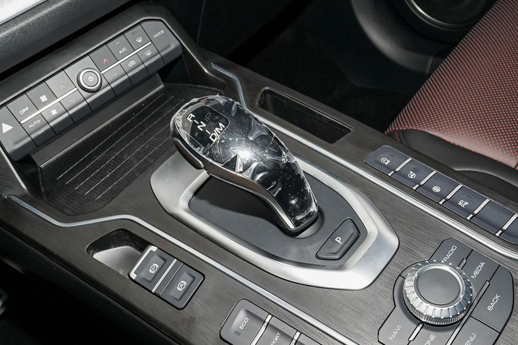 weyvv52020款1.5t两驱颜先锋,国产suv2.0t四驱的哪款性价比高